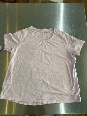Duluth Trading Co Light lavender Speckled Short Sleeve Tee